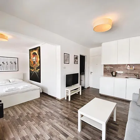 Modern In Center, 5min From Apartment *