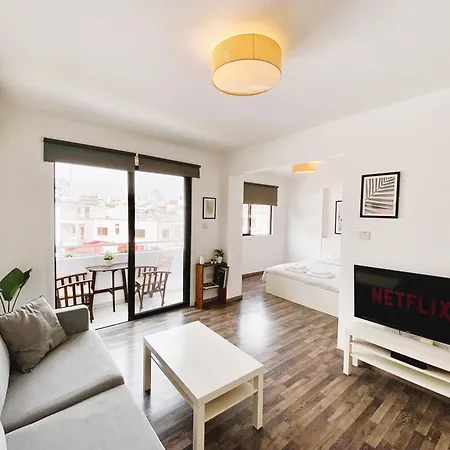 Apartment Modern In Center, 5min From Larnaca